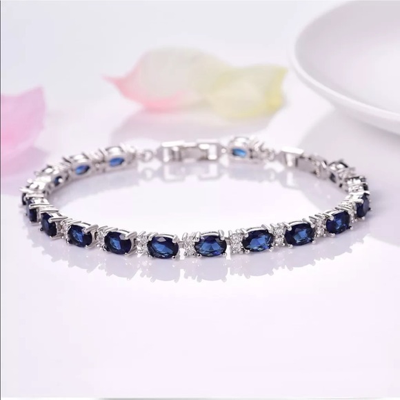 Jewelry - 18k White gf bracelet